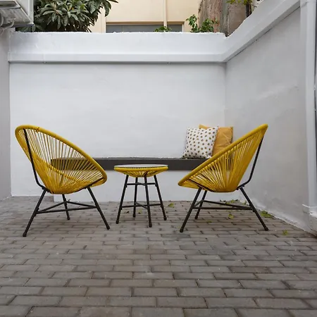 Groundfloor 2Br Apt With Smallyard Near The Heart Of Kalamata Exterior photo