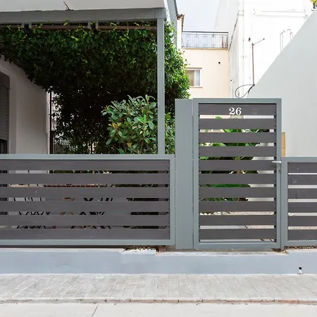 Groundfloor 2Br Apt With Smallyard Near The Heart Of Kalamata Exterior photo