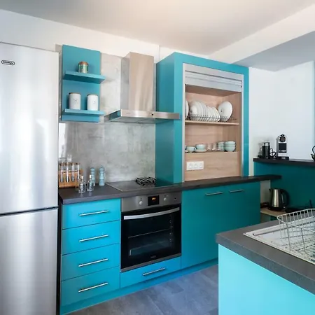 Groundfloor 2Br Apt With Smallyard Near The Heart Of Kalamata Exterior photo