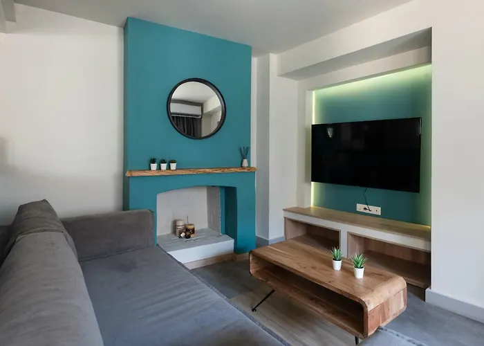 Groundfloor 2Br Apt With Smallyard Near The Heart Of Kalamata