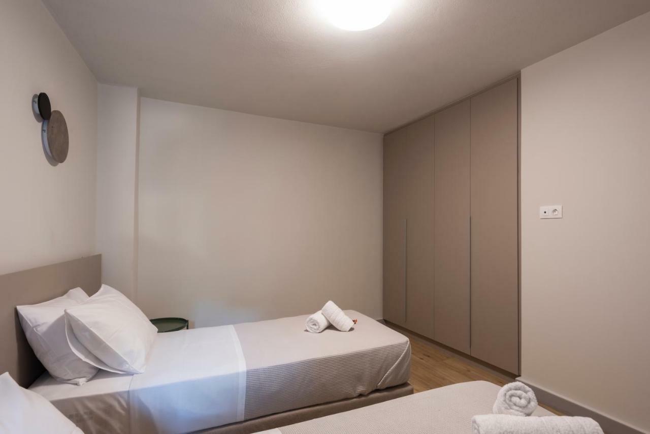 Groundfloor 2br With Smallyard Near The Heart Of Kalamata