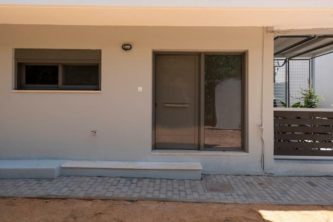 Groundfloor 2br With Smallyard Near The Heart Of Kalamata