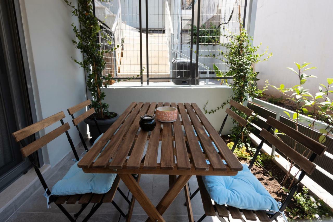 Groundfloor 2br With Smallyard Near The Heart Of
